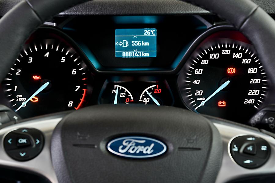  Ford Tourneo Connect 2015 года  (фото 19 из 20)